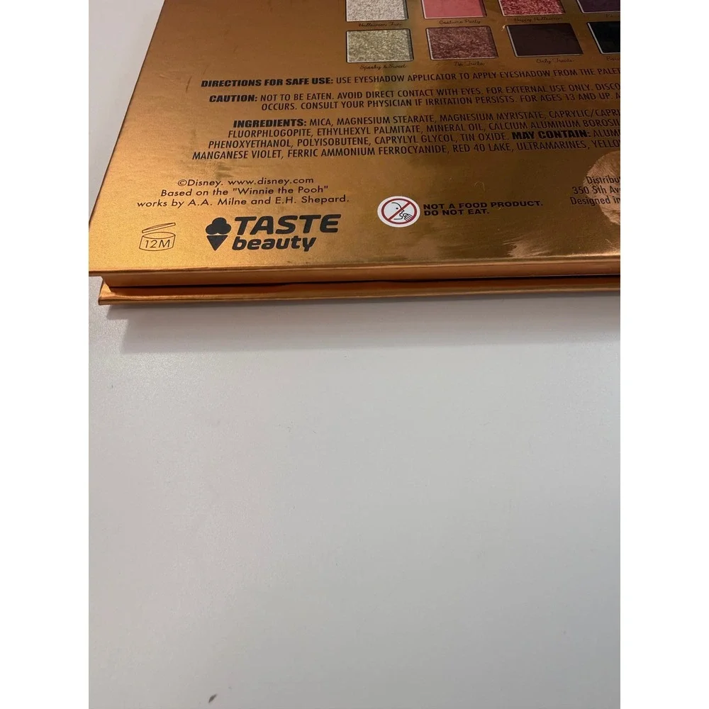 Disney Winnie the Pooh Halloween Eyeshadow Palette Taste Beauty 12 Shades Mirror
